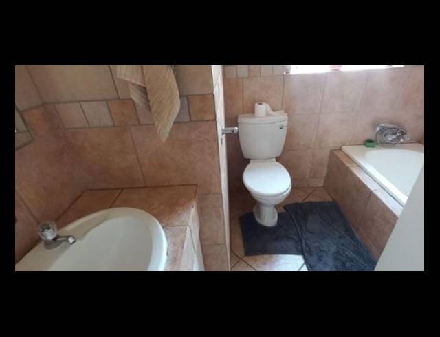 3 BEDROOM TOWNHOUSE FOR SALE IN GLEN MARAIS